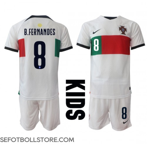 Portugal Bruno Fernandes #8 Replika babykläder Bortaställ Barn VM 2022 Kortärmad (+ korta byxor)